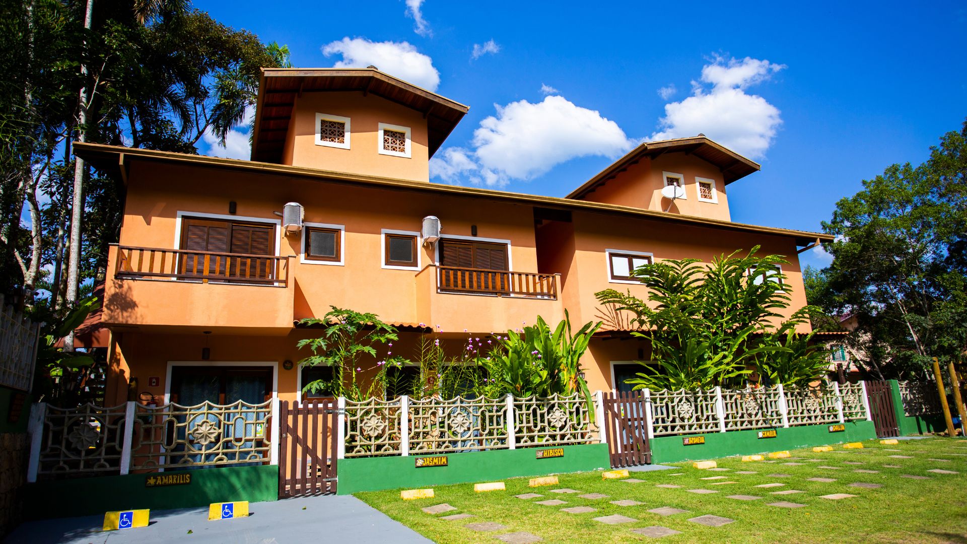 Recanto Leões de Ouro, Praia da Lagoinha, Ubatuba
